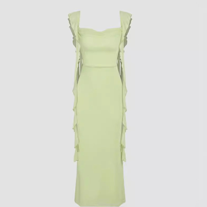 Elegantes schlankes Kleid mit quadratischem Ausschnitt und flatternden Trägern