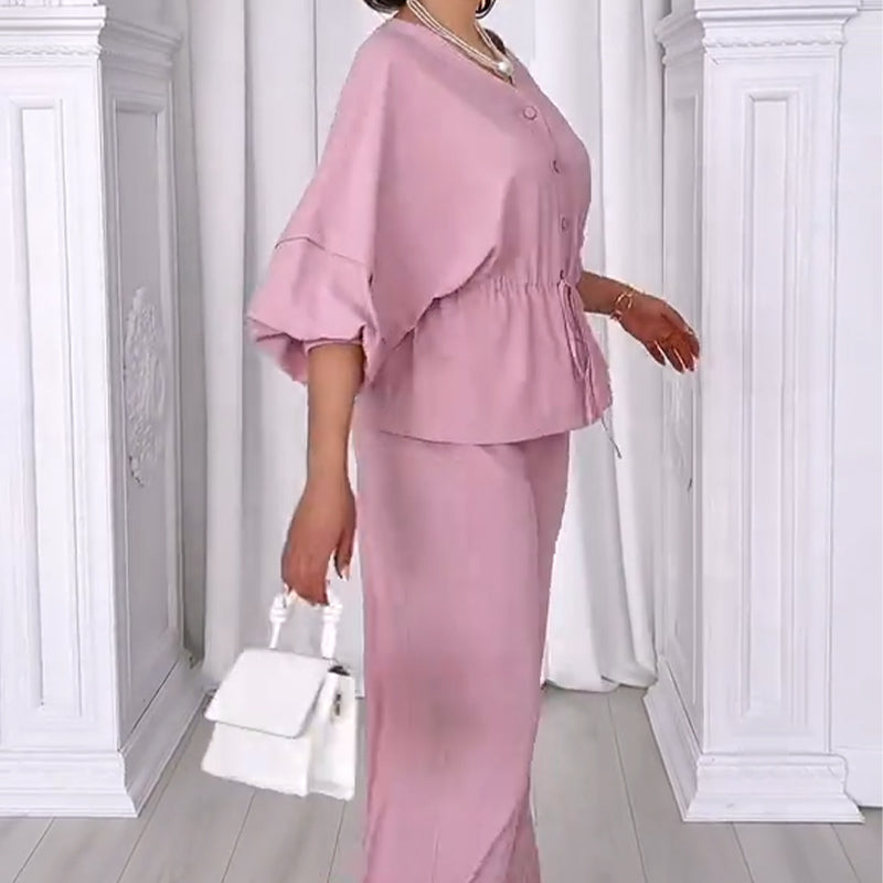 Damen-Set: Tailliertes Oberteil und weite Hose