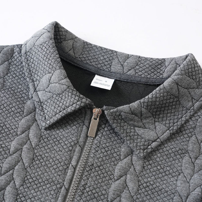 👔🧶 Lässiger Herrenpullover mit Halbreißverschluss – Zopfmuster für Wärme & Stil! Perfekt für Arbeit ✨ und Freizeit 🌿 aus nachhaltiger Baumwolle.