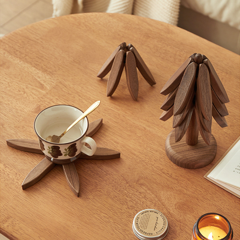 🧑‍🎄Heißer Weihnachtsverkauf🎄Isolierte Untersetzer Massivholz-Weihnachtsbaum-Untersetzer