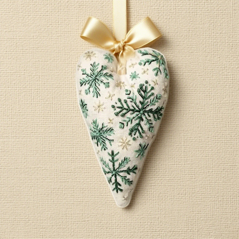 Herzförmiges Handstickerei-Weihnachtsset