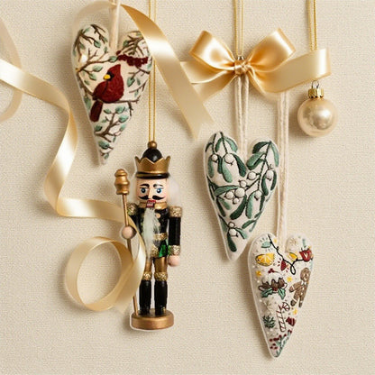 Herzförmiges Handstickerei-Weihnachtsset