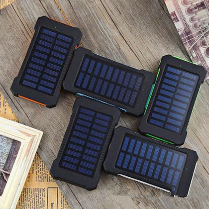 Sudrov 10000 mAh Solar-Ladegerät Powerbank Kabelloses Ladegerät Mit 4 integrierten Kabeln 7 Ausgänge 15 Watt Schnellladefunktion Powerbank für alle Mobilgeräte 3 Eingänge Tragbares Solar-Ladegerät mit zwei Taschenlampen, Karabinerhaken und Thermomete