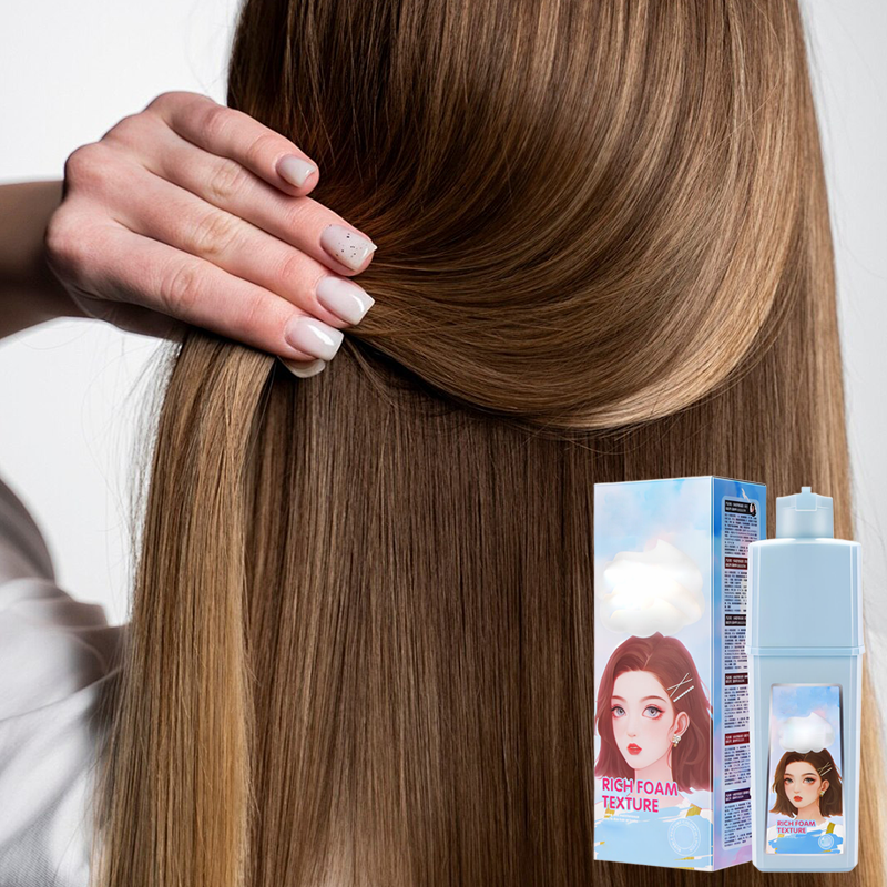 Praktische & langanhaltende Haarfarbe in Schaumform