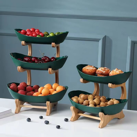 Dreistöckige Obstschale mit Holzständer