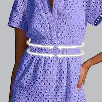 Damenkleid mit V-Ausschnitt und kurzen Ärmeln
