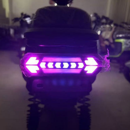 Integrierte multifunktionale LED-Lichtleiste für Brems- und Blinksignale
