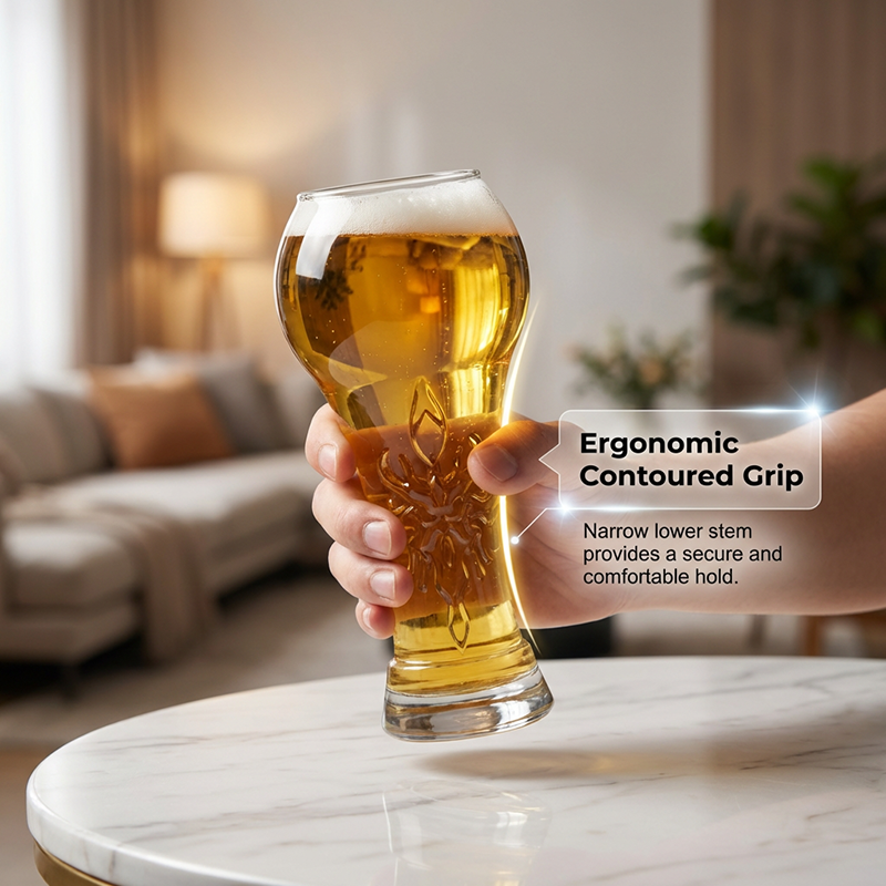 Großes Bierglas mit kunstvollem Relief