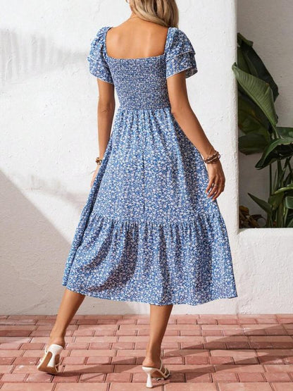 🌈 50% Rabatt! 🔥✨Quadratisches Hals Floral Midi Kleid - Räuchertes Bodice, fließender Schichtroch, Romantisch 🌸