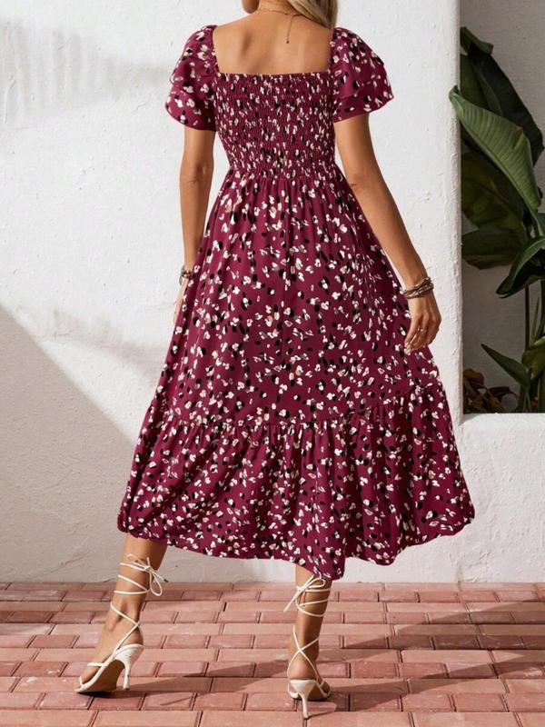 🌈 50% Rabatt! 🔥✨Quadratisches Hals Floral Midi Kleid - Räuchertes Bodice, fließender Schichtroch, Romantisch 🌸