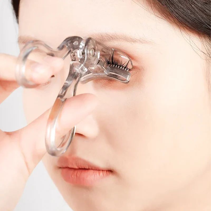 Ergonomische Wimpernzange mit großem Winkel – für ein natürliches und langanhaltendes Ergebnis